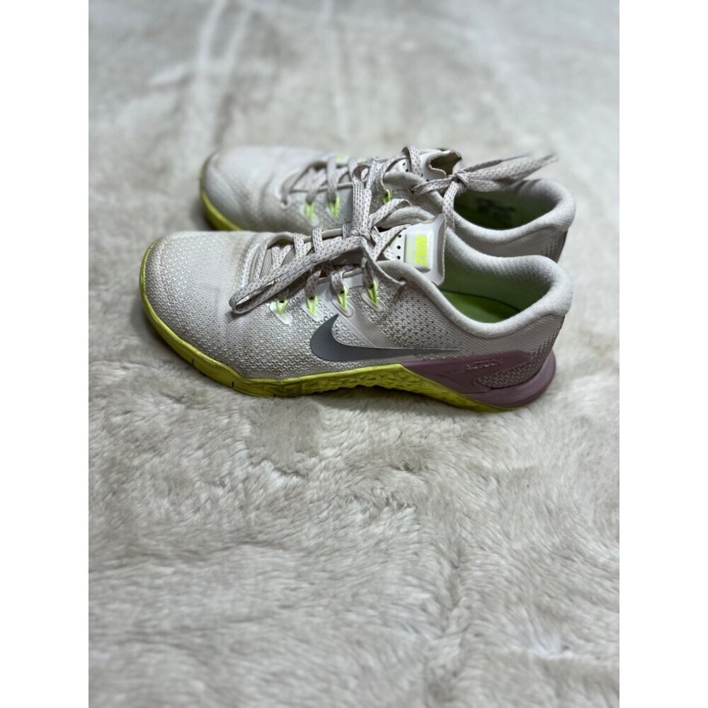 Nike Metcon 4 yellow white women sneaker size 6.5
